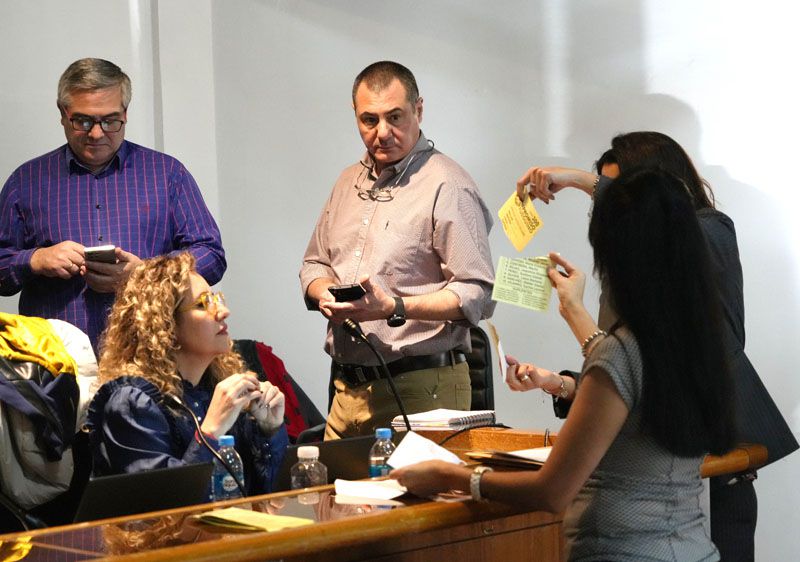 El escrutinio comenzó con cuestionamientos a la Junta Electoral