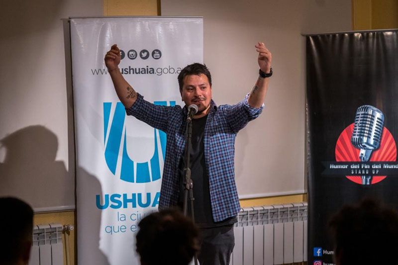 Se presentó el ciclo de stand up ‘Entre Risas’ en la Antigua Casa Beban