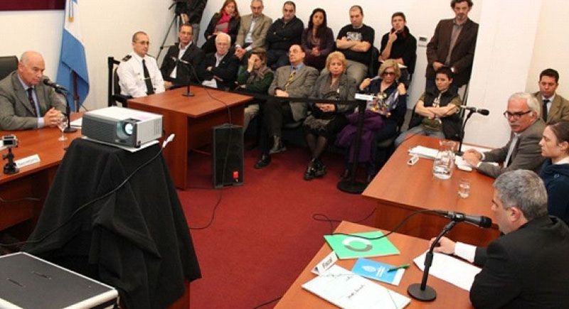 El oficialismo insiste con los juicios por jurado