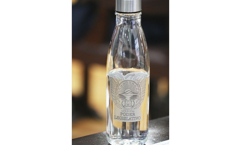 Que paquetería, che…