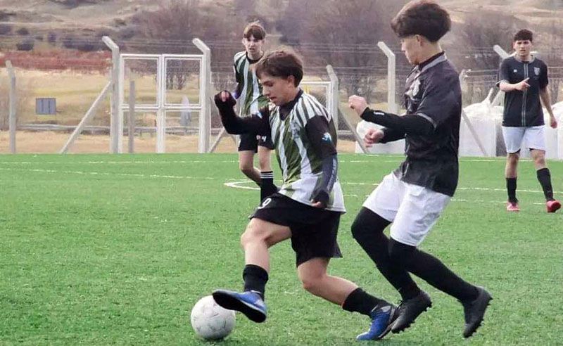 Se desarrollan diversas ligas y eventos deportivos en el Estadio Islas Malvinas