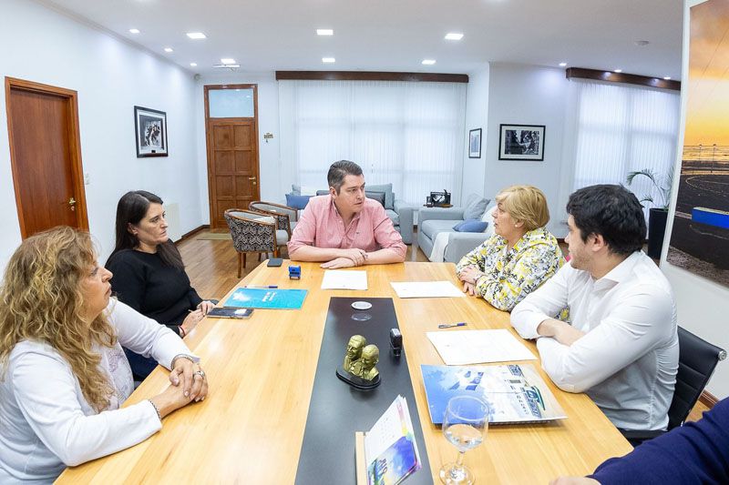 El Intendente Perez firmó mejora salarial con ATSA 