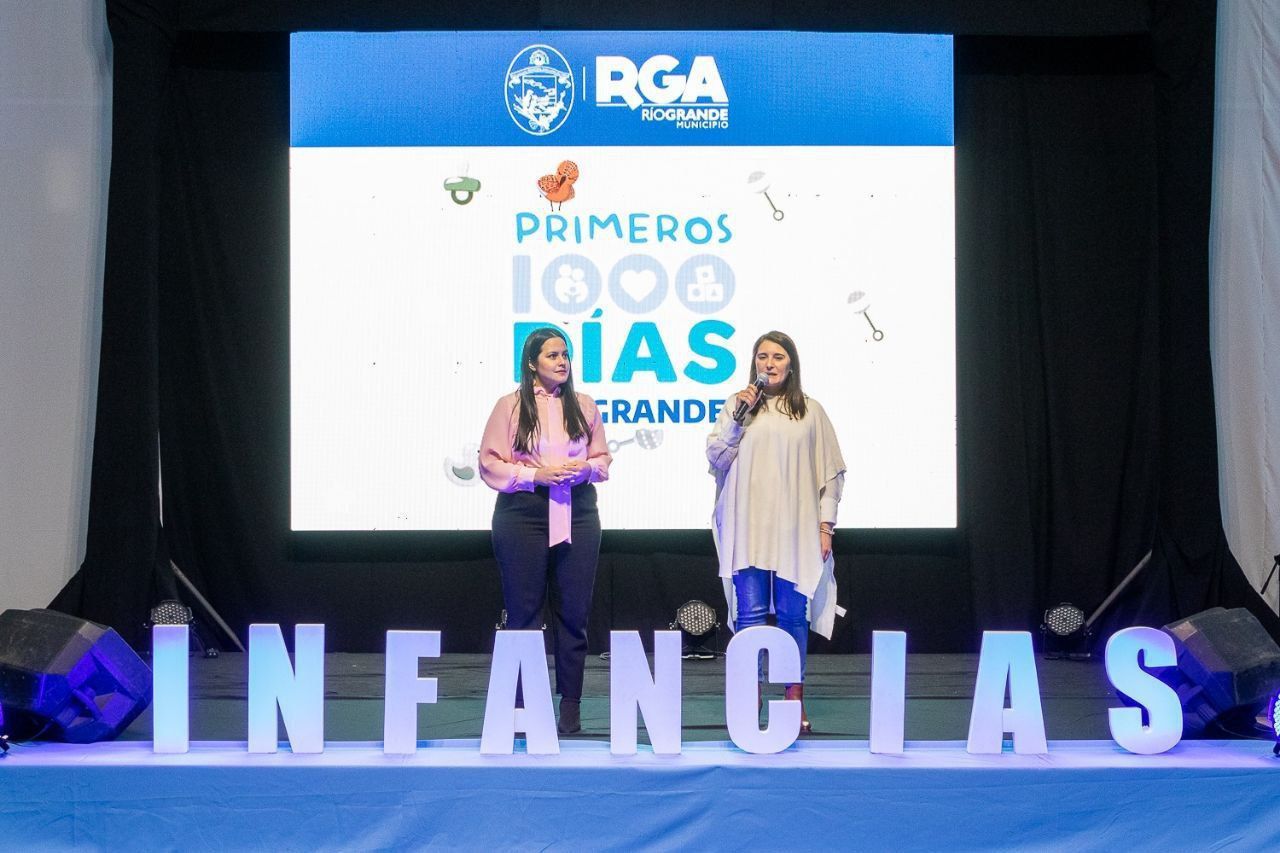 Impulsan cuidado integral de maternidad e infancias