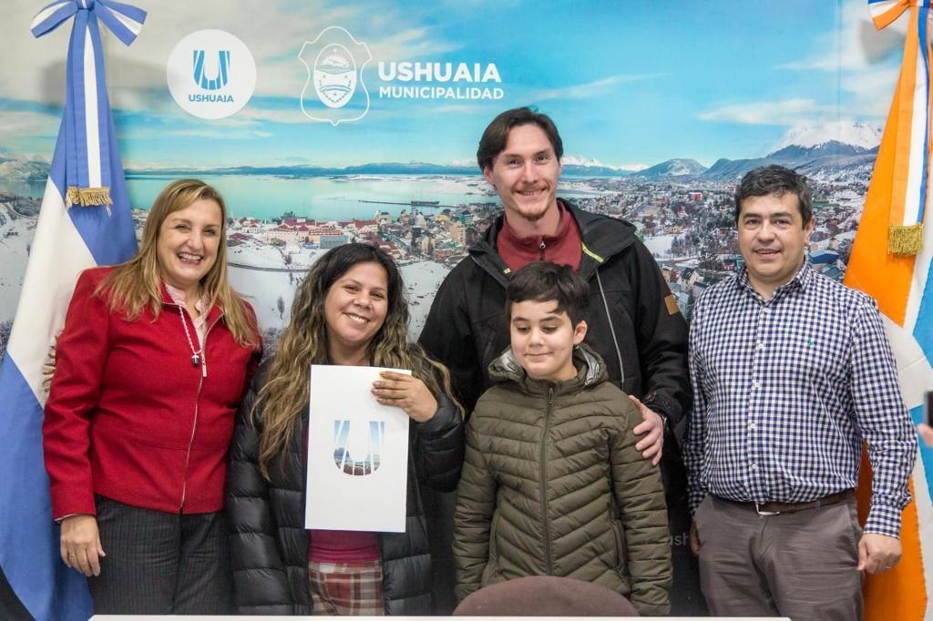 La Municipalidad entregó títulos de propiedad a familias de Ushuaia