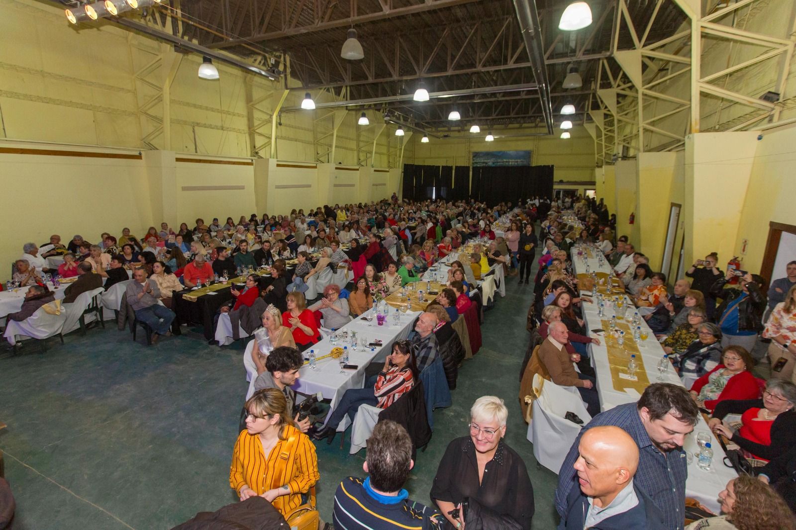 La Municipalidad homenajeó a Jubilados en el Centro Cultural Esther Fadul