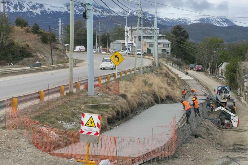La Municipalidad continúa con el hormigonado de la bicisenda ‘Pensar Malvinas’
