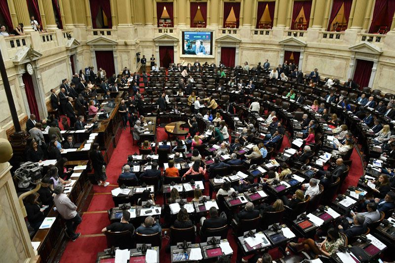 El Congreso que se viene: el PJ se sostiene como primera minoría en ambas cámaras, cae JXC y emerge LLA