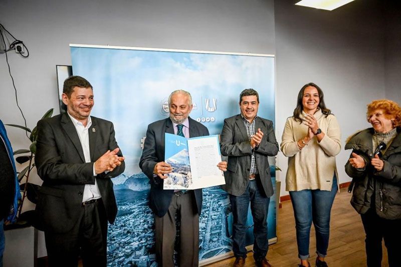 La Municipalidad entregó el título de propiedad a la Sociedad Italiana