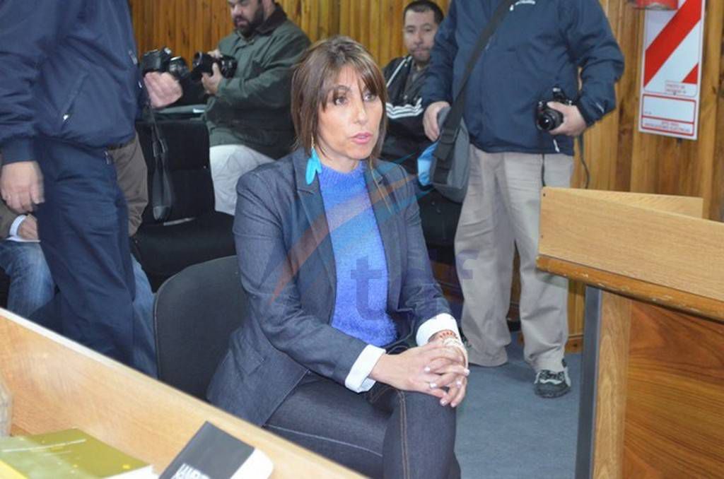 Ex diputada es condenada por documento falso y defraudación 