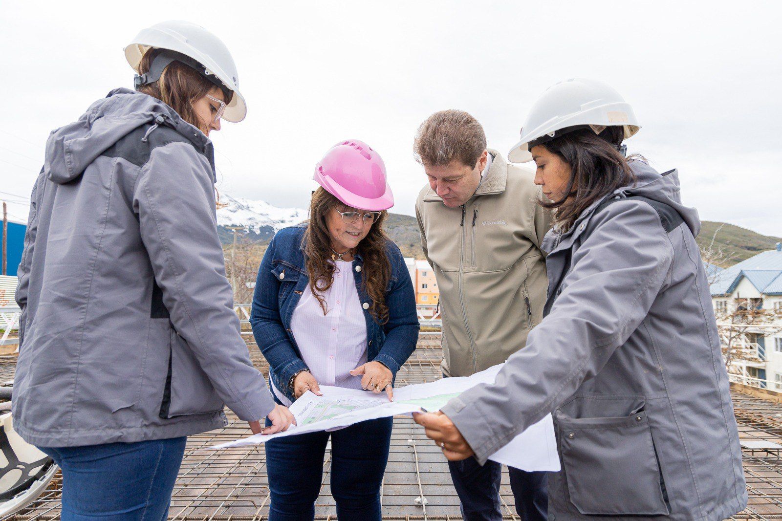 Castillo repasó las obras estratégicas para Tierra del Fuego