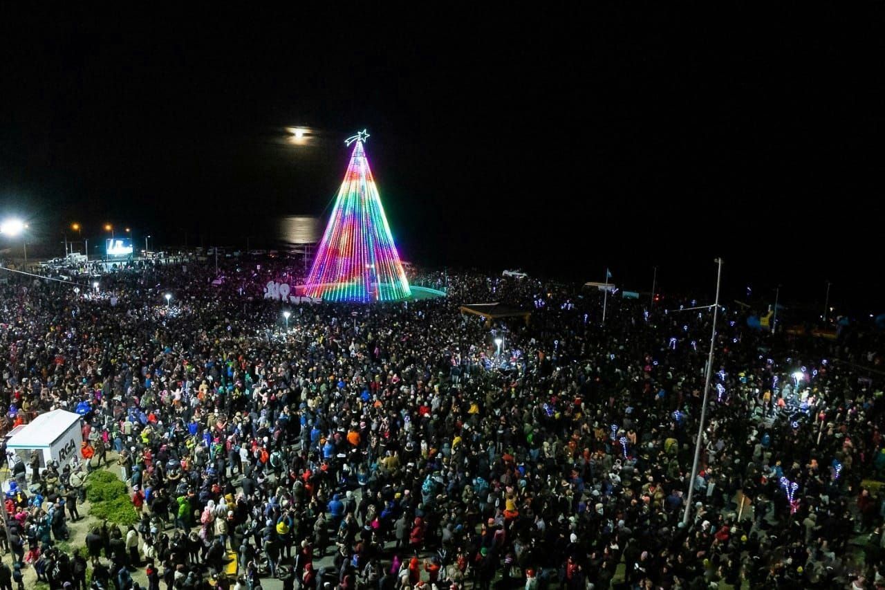 Se ultiman detalles para el tradicional encendido del arbolito