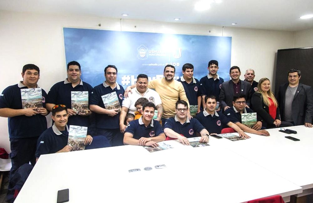 Vuoto entregó decretos de adjudicación de predios a Bomberos Voluntarios
