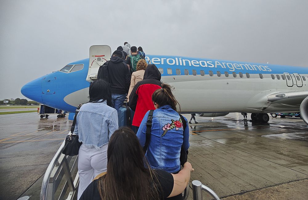 Solo quedan pasajes aéreos Ushuaia-Buenos Aires en las tarifas más altas