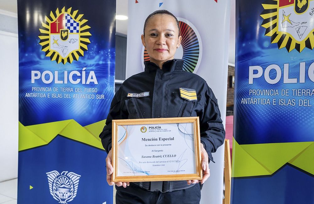 Entregaron reconocimiento a policías por destacado servicio 