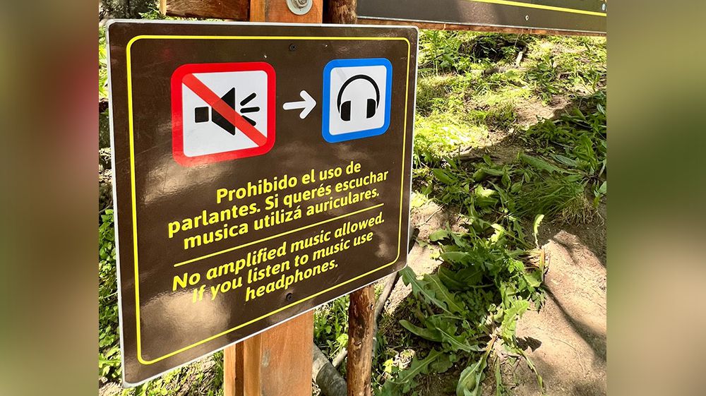 Prohibición del uso de parlantes en senderos provinciales