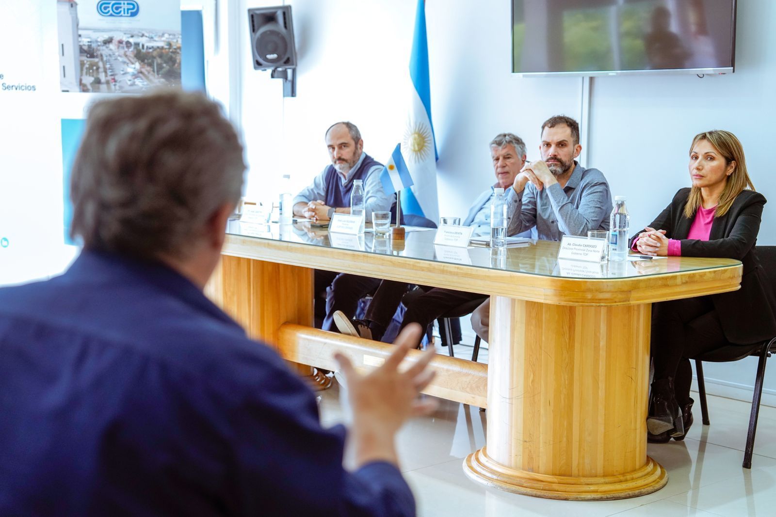 Se evaluó el impacto del DNU y ley ómnibus en la economía fueguina 