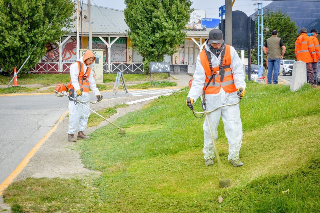 La Municipalidad de Ushuaia realiza trabajos de limpieza