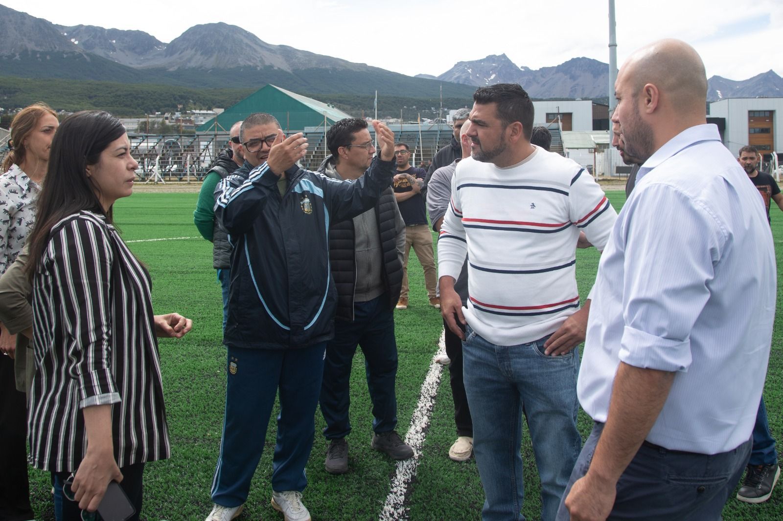 Vuoto recorrió las obras en la cancha de fútbol ‘Hugo Lumbreras’