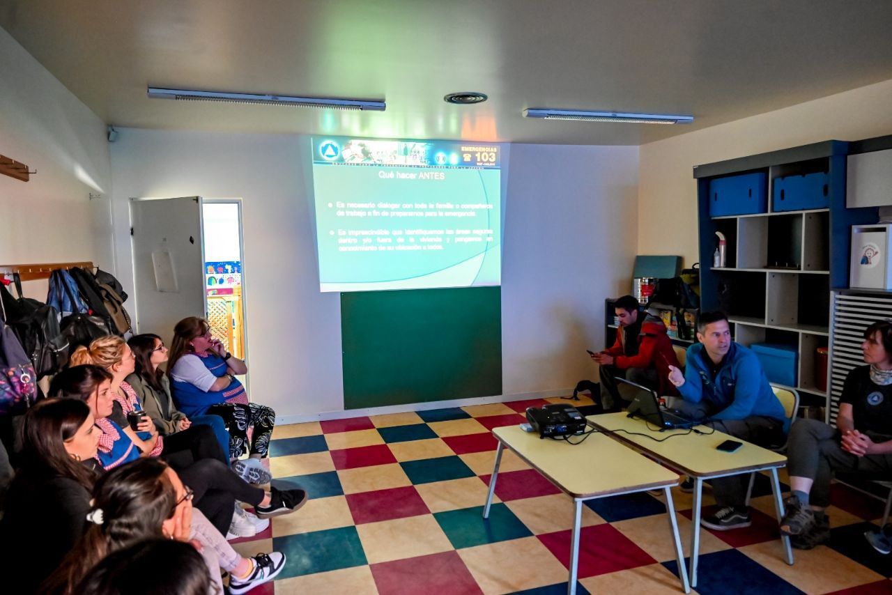 Defensa Civil Municipal brindó una capacitación sobre prevención sísmica
