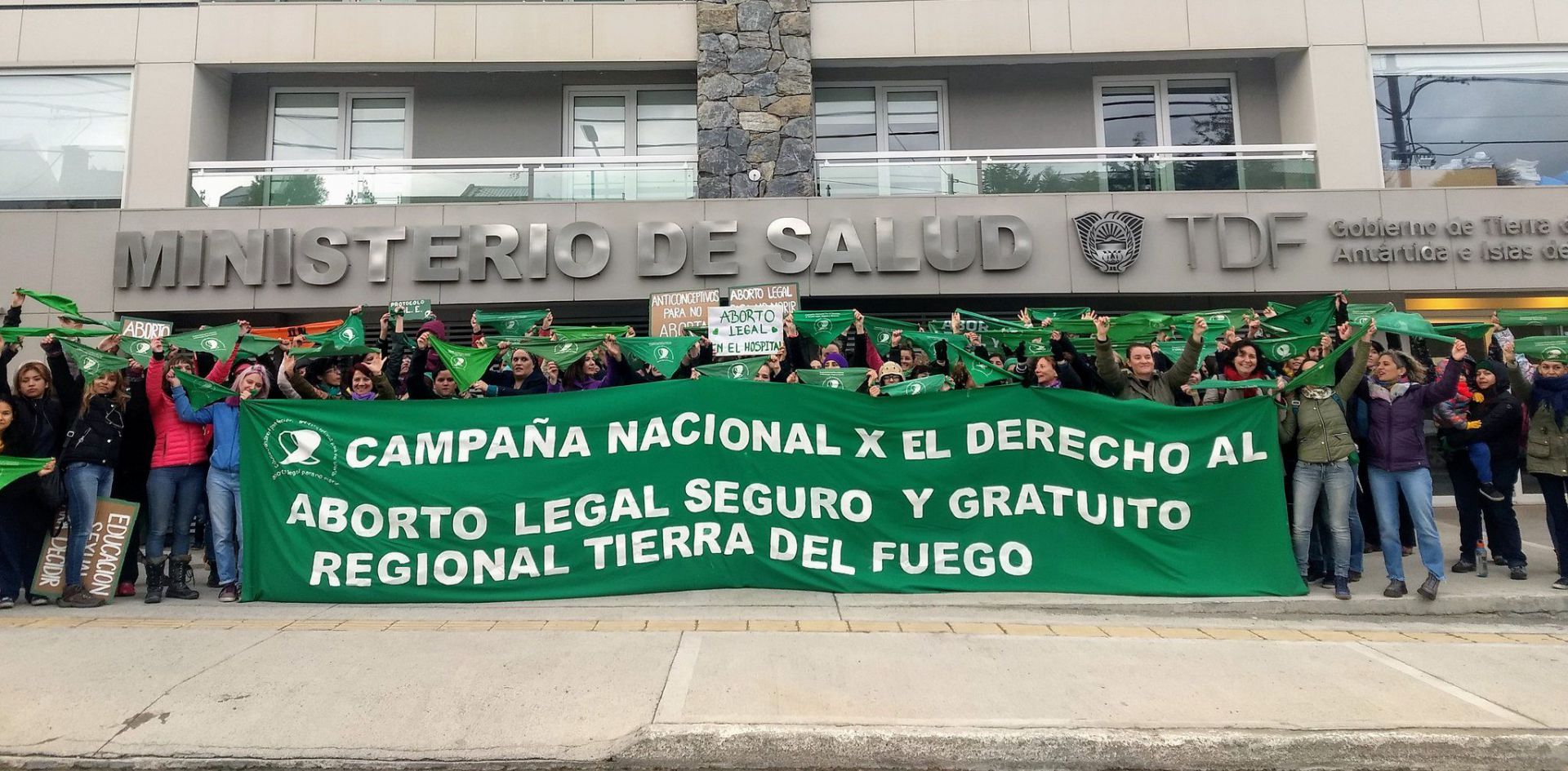 Pañuelazo en toda la provincia en defensa del derecho al aborto