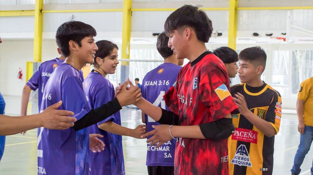 Más de 1500 jóvenes participaron del mundialito de futsal 