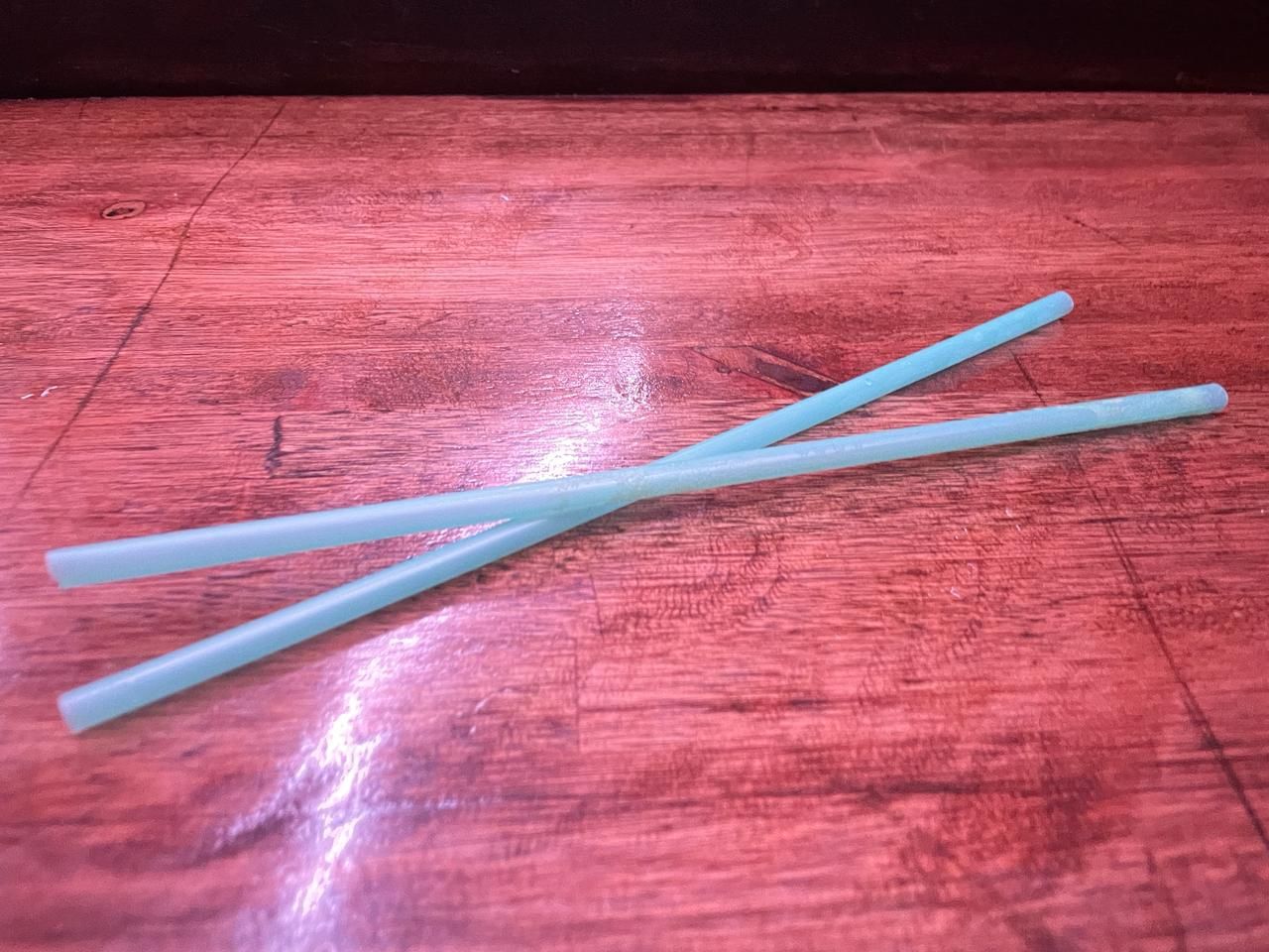 Más plásticos descartables... 