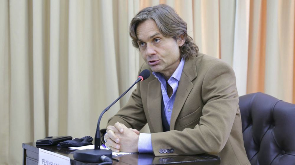 “El leñador tiene que saber manejar la motosierra”