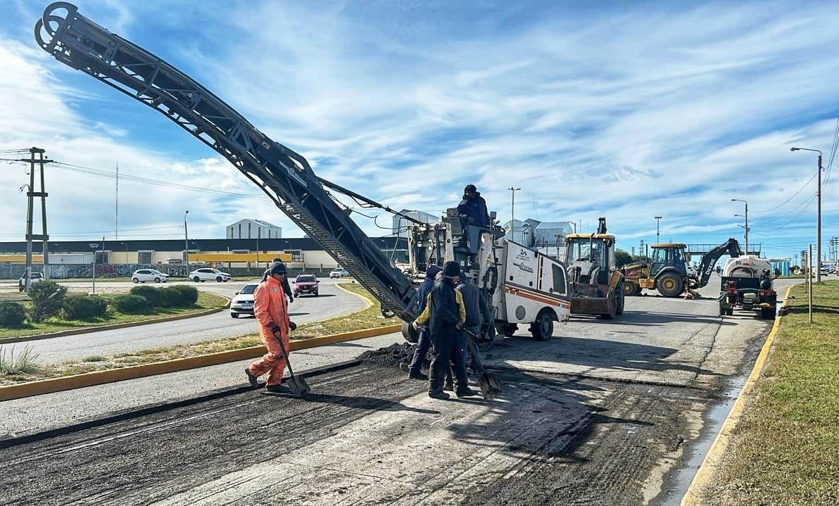 Avanzan las obras de bacheo en Río Grande