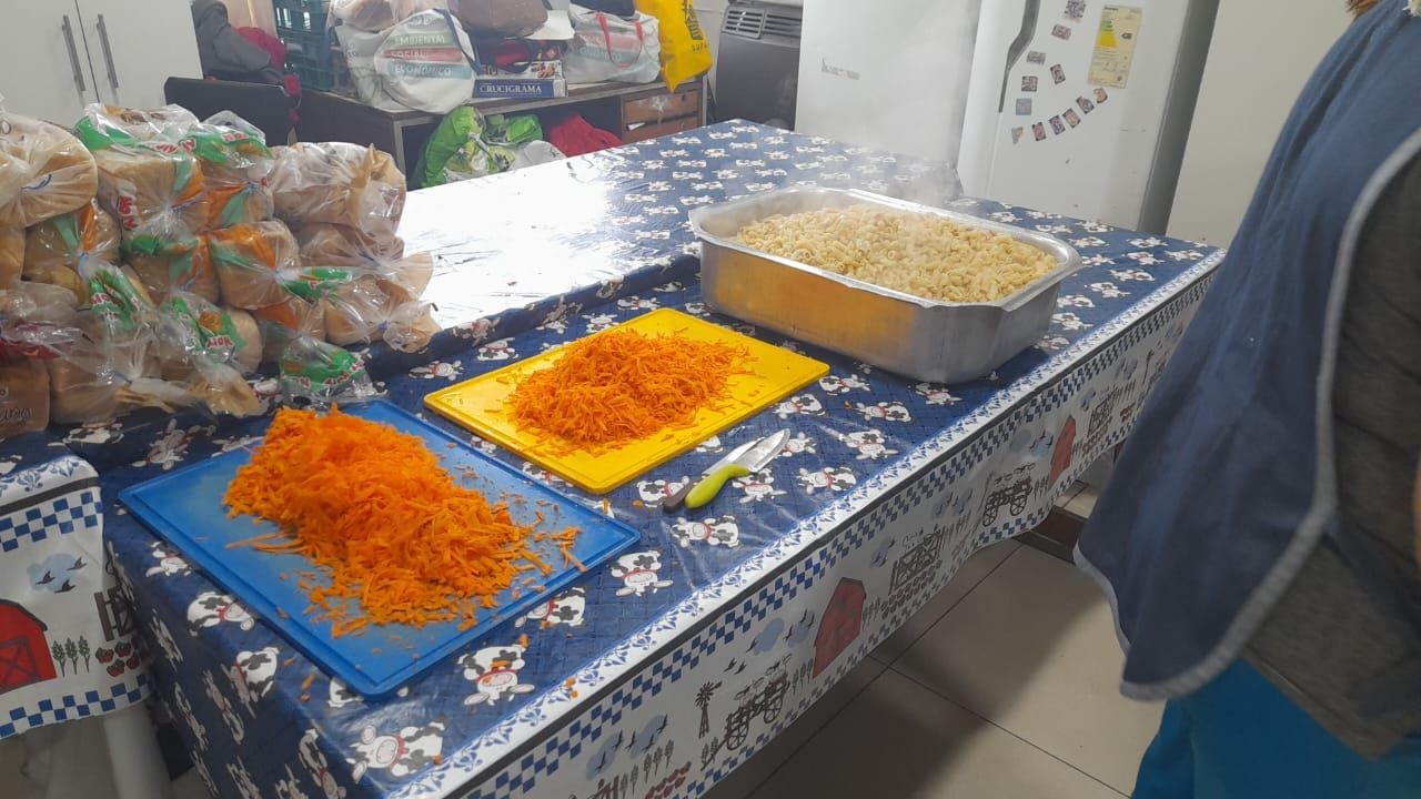 Cada vez menos donaciones y más necesidades