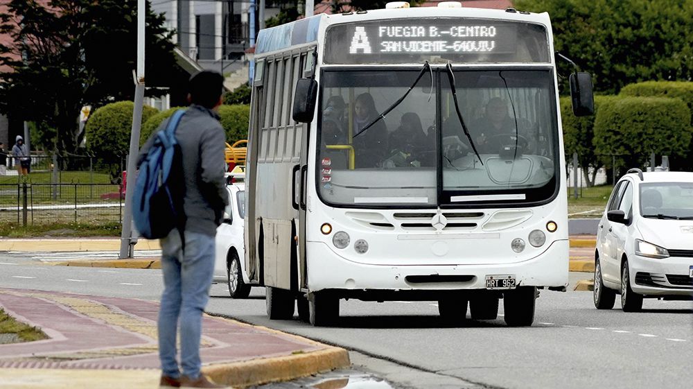 Docentes piden acceder al boleto gratuito de colectivos