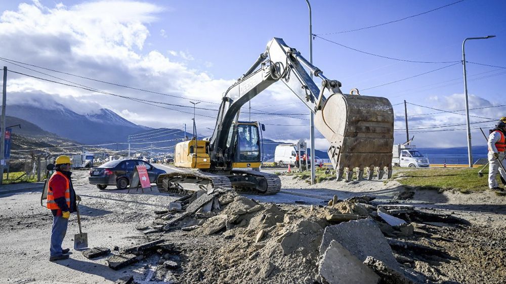 Comenzaron los trabajos para la repavimentación de la rotonda de Andorra