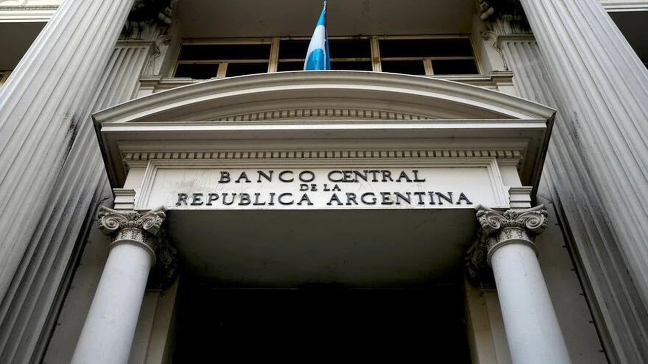 El Banco Central redujo a 70% la tasa de política monetaria
