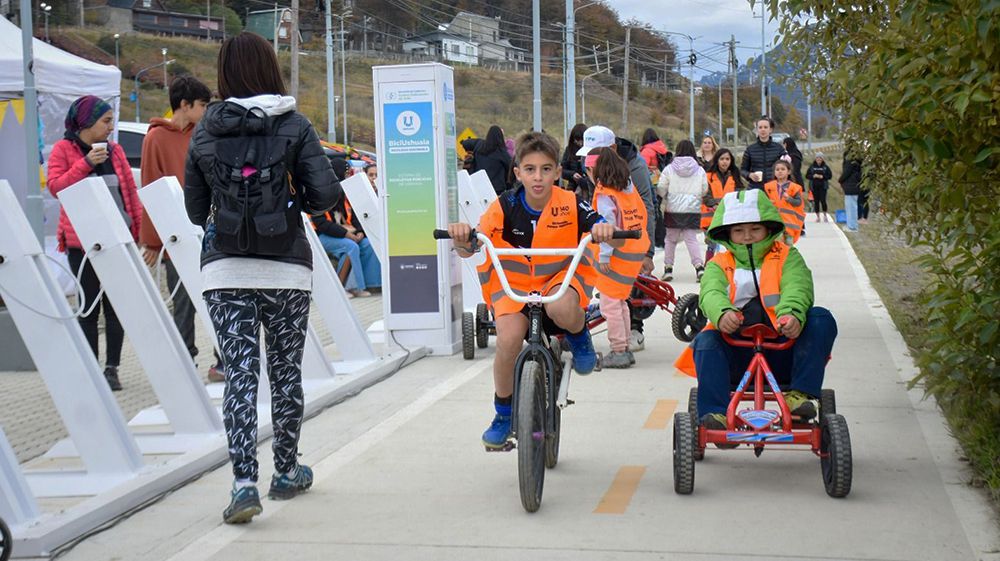 Vuoto inauguró la bicisenda ‘Pensar Malvinas’