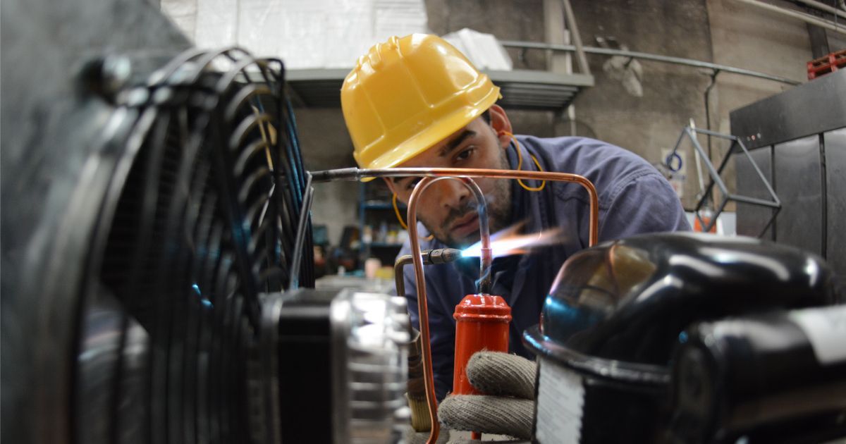 La industria pyme cayó 11,9% anual en marzo