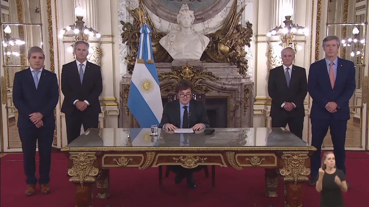 Milei anunció superávit financiero del 0,2% del PBI