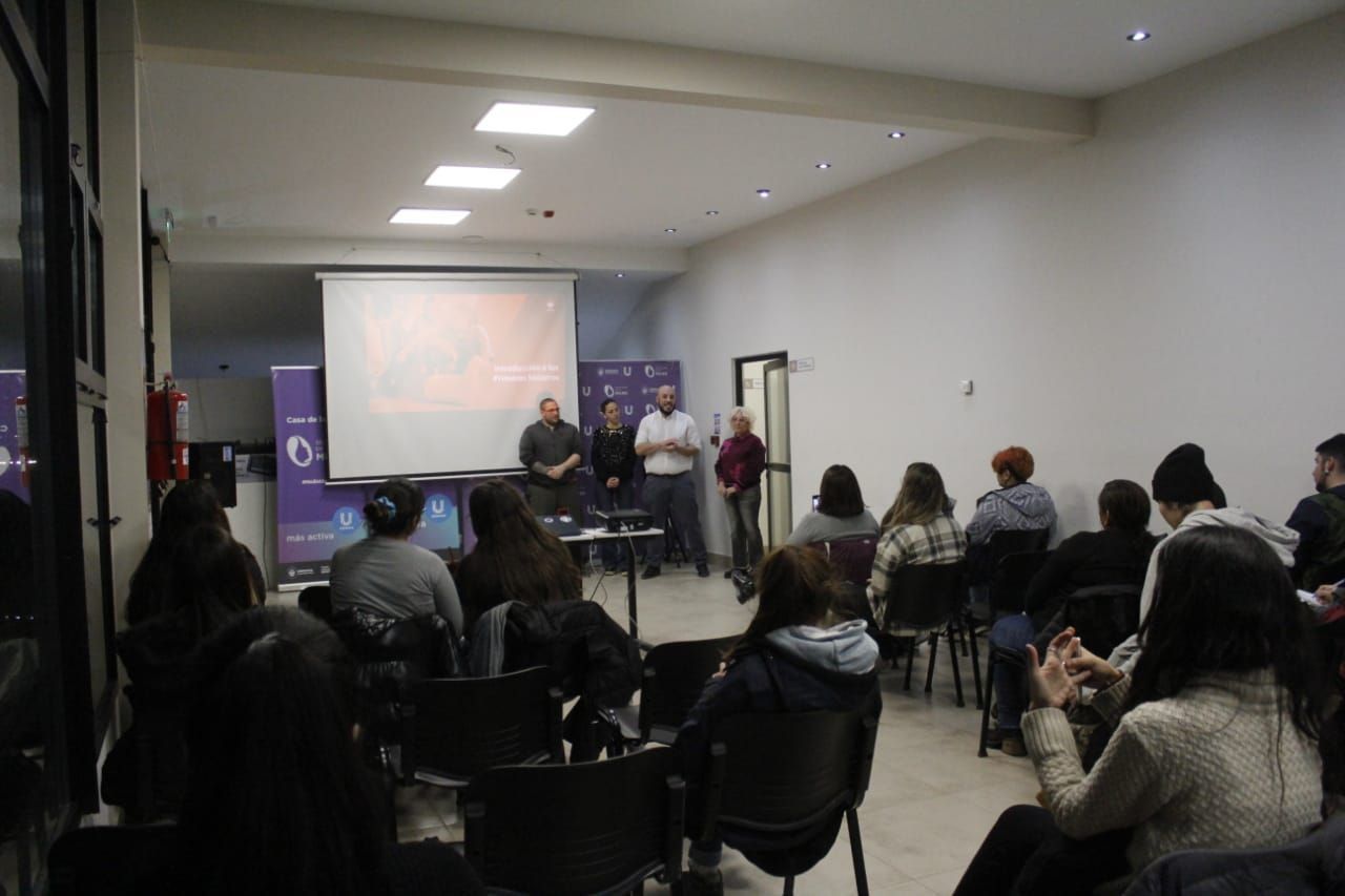 Comenzó el taller de Primeros Auxilios en la Casa de la Mujer