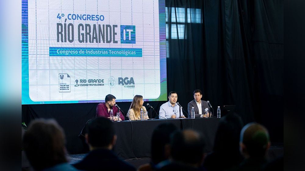 Destacan el Congreso IT como