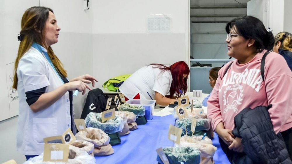 El equipo de Salud municipal participó en la Feria del Colegio Sobral