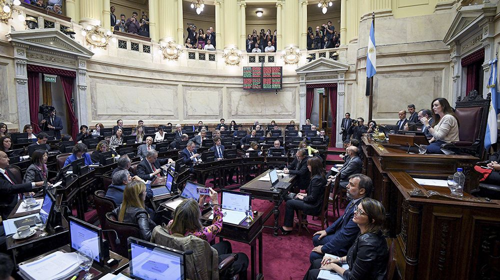Con dictamen, el Senado ya puede sesionar por la Ley Bases