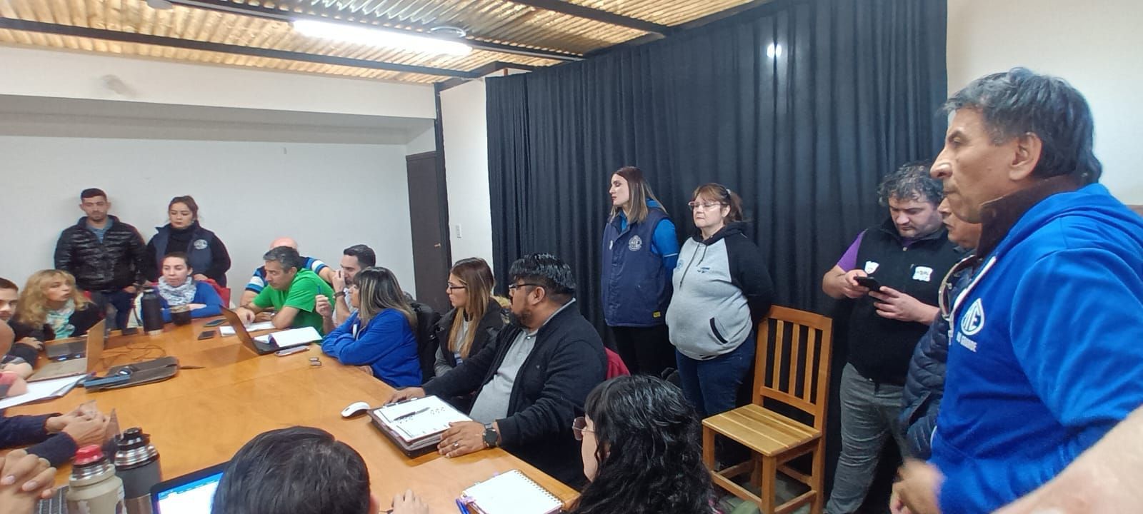 Suma fija y 8% de aumento al básico