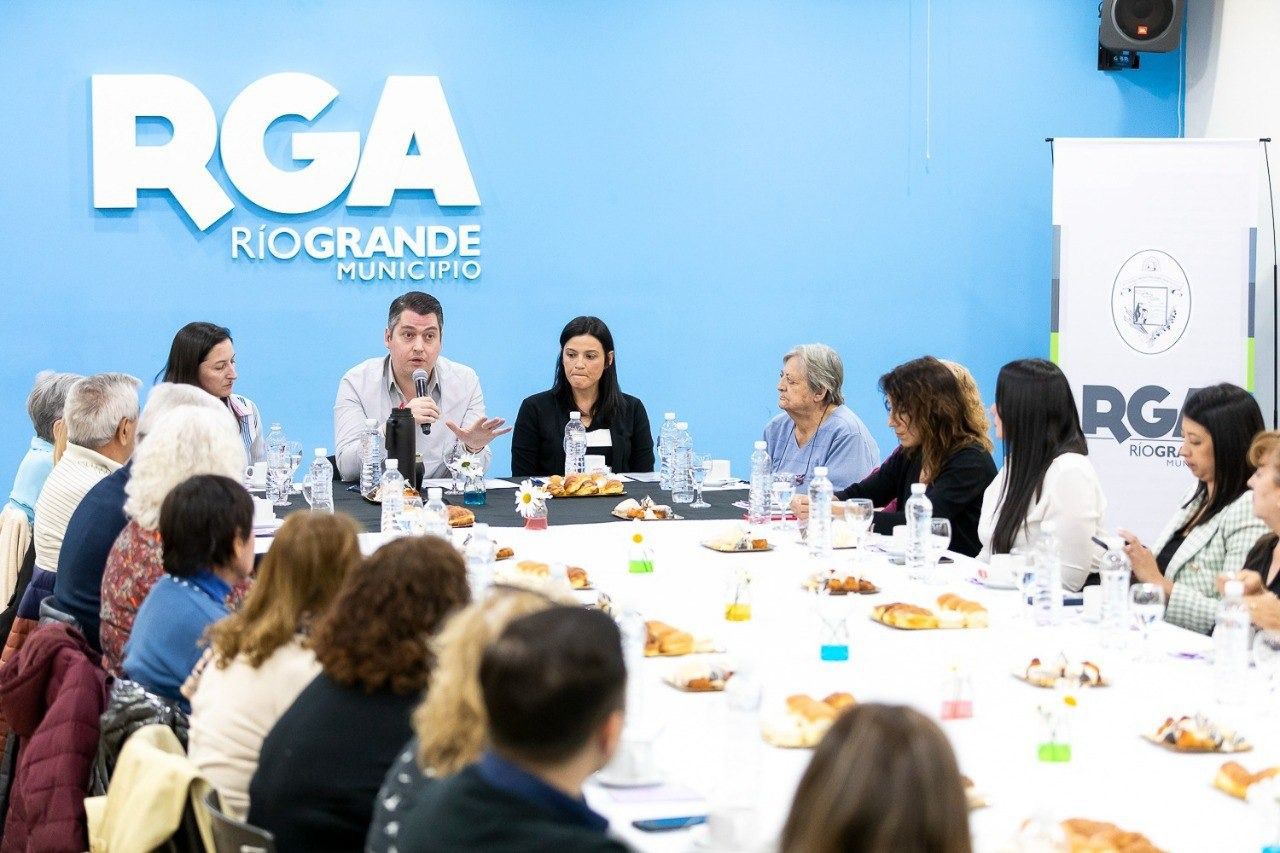 Asistencia a más de 7 mil adultos mayores