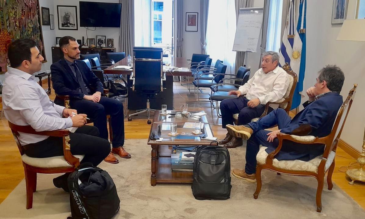 Alianza estratégica con Uruguay para el desarrollo económico