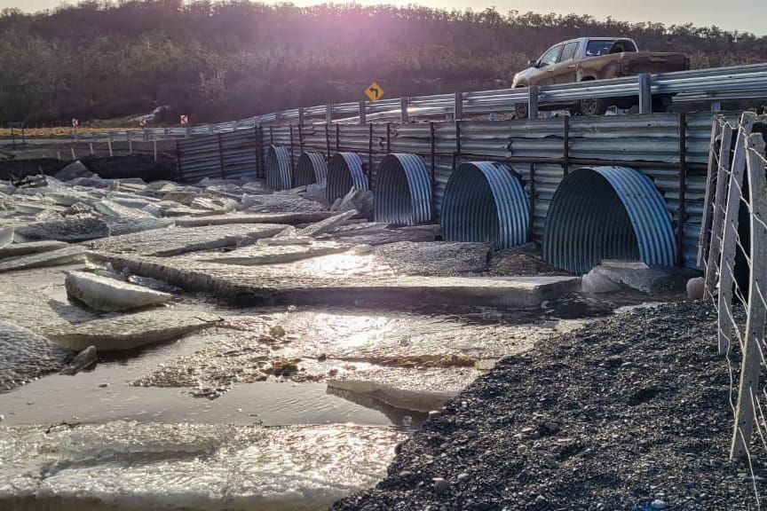Vialidad trabaja en el despeje de hielo 