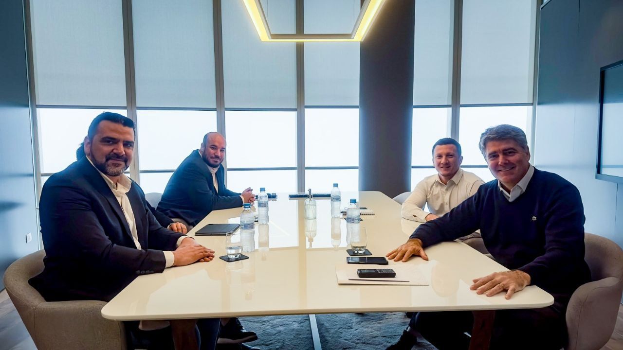 Vuoto se reunió con autoridades de Banco Macro