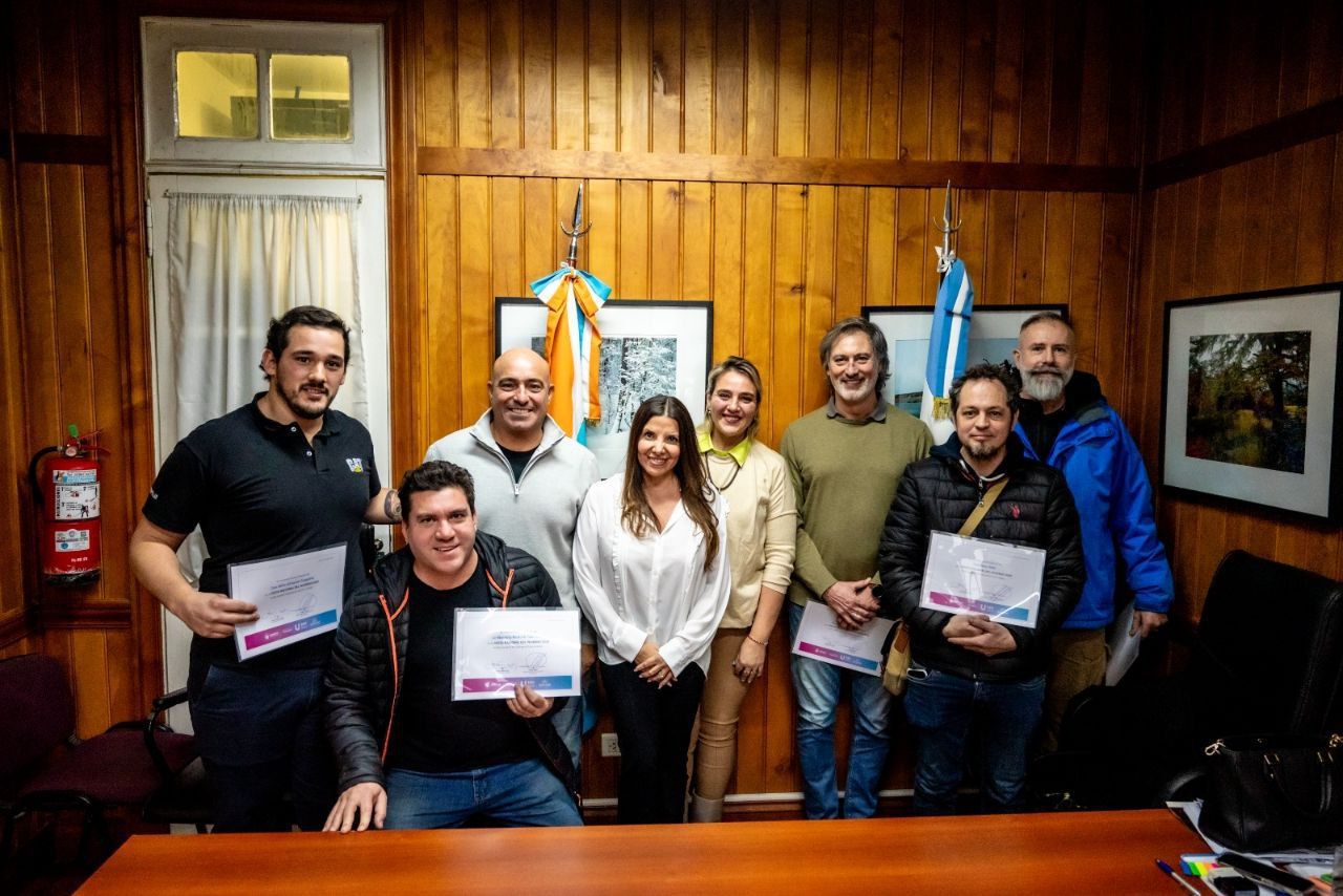 La Municipalidad entregó reconocimientos a comerciantes