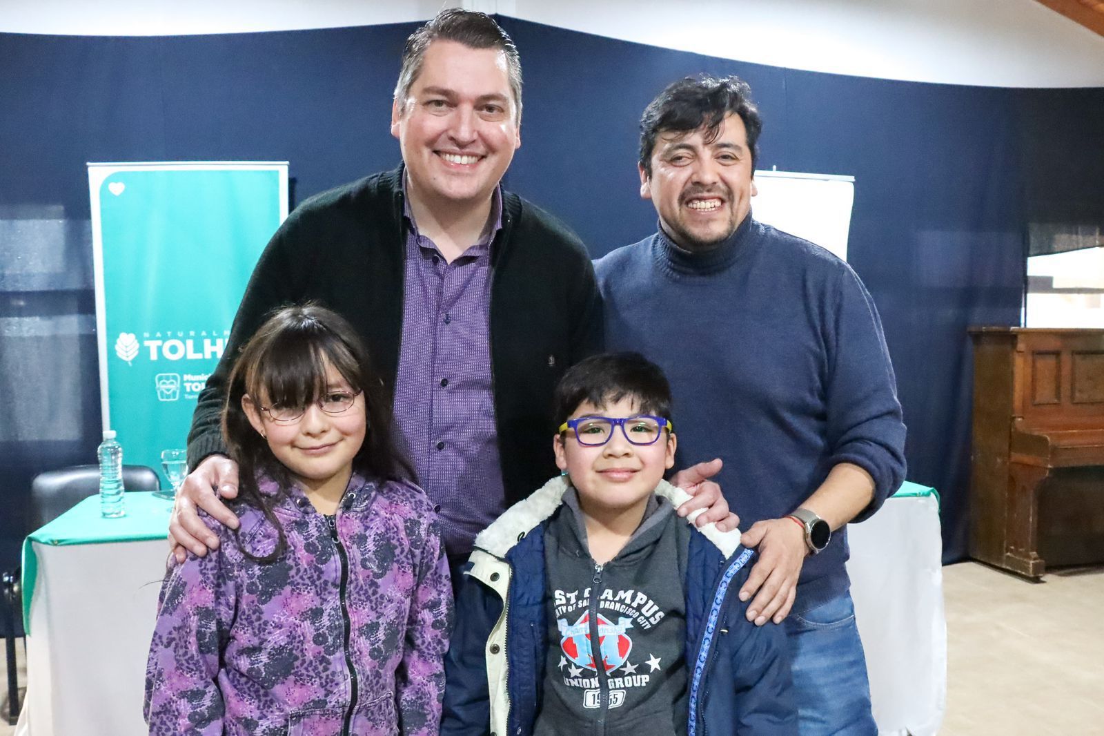 Harrington y Pérez realizaron la primera entrega de lentes en Tolhuin