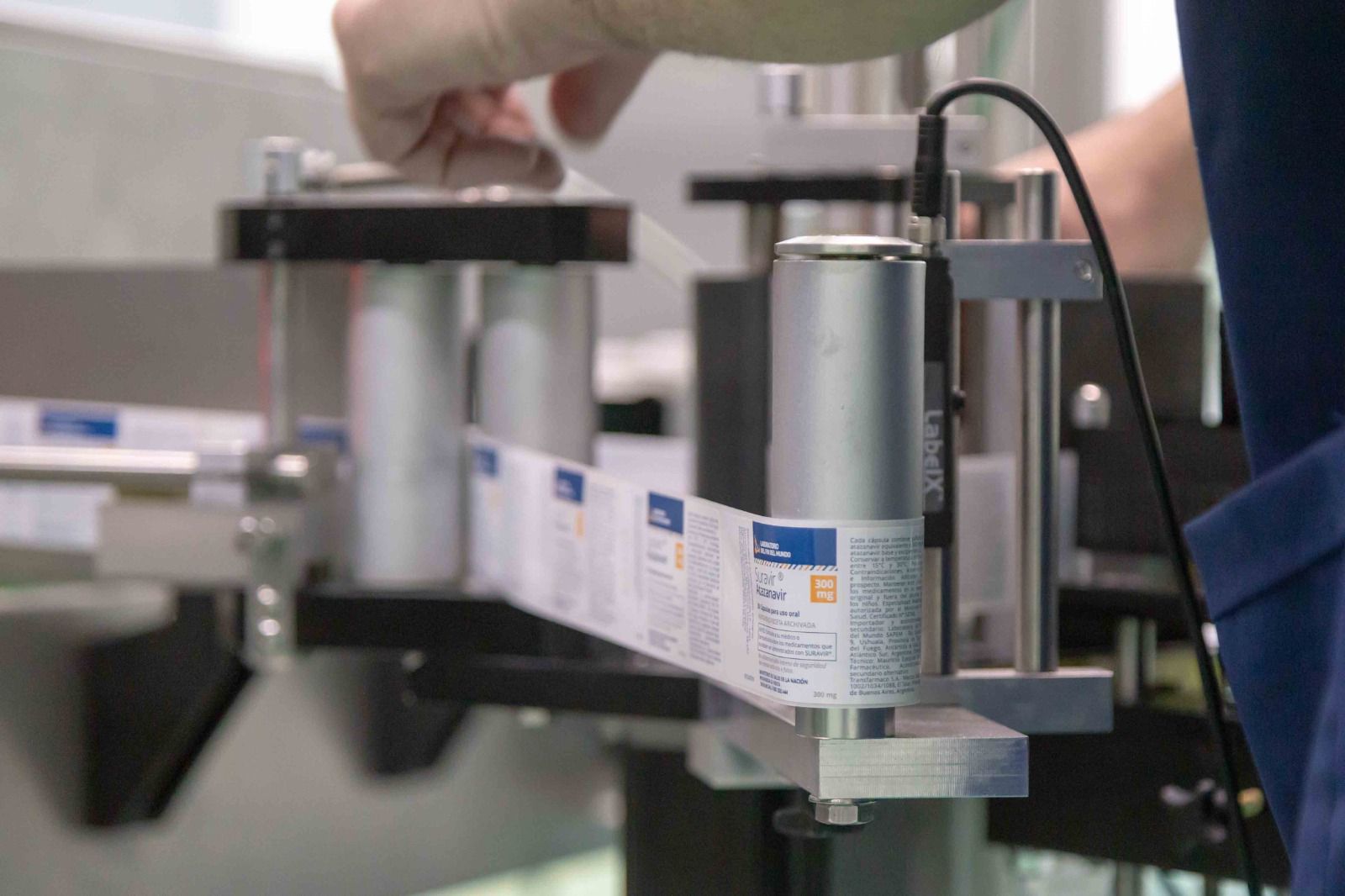 Buscan ampliar la producción propia de medicamentos