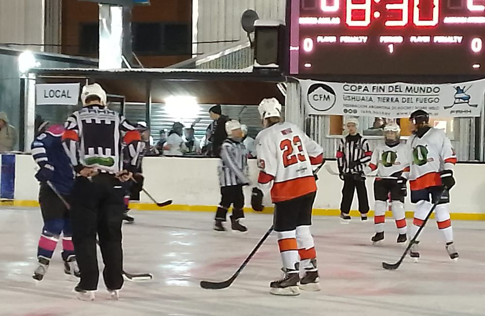 Hockey sobre hielo y el Gran Prix de Karting los destacados 