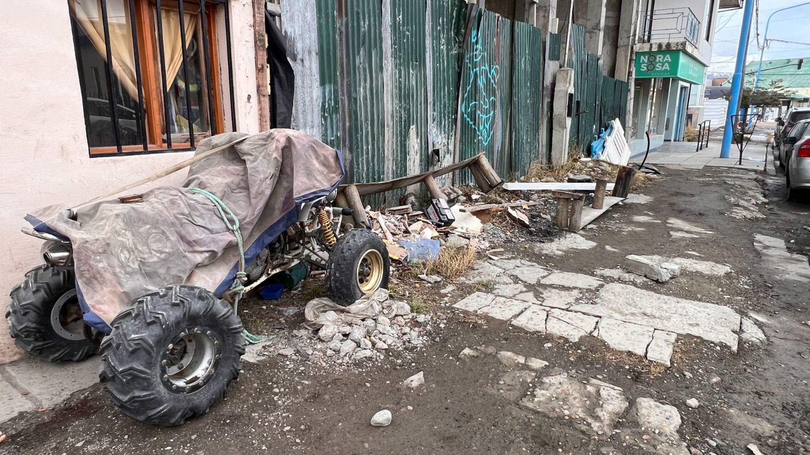 Algunas veredas de Ushuaia tienen ese no sé qué…