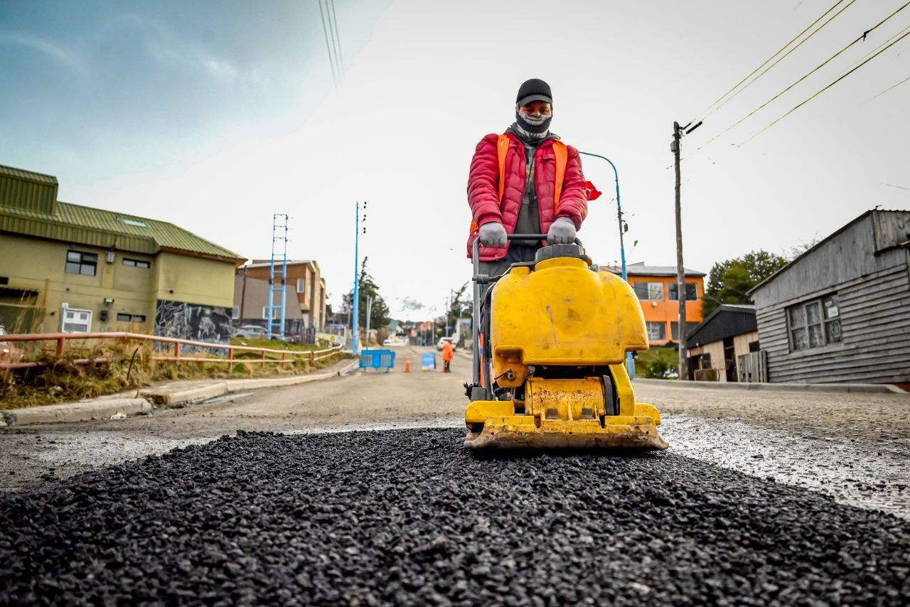 El Municipio continúa realizando trabajos de bacheo 